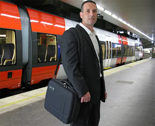 Shoulder strap for carry cases 330 and 340 as accessory