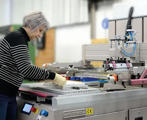 Silk-screen printing at OKW