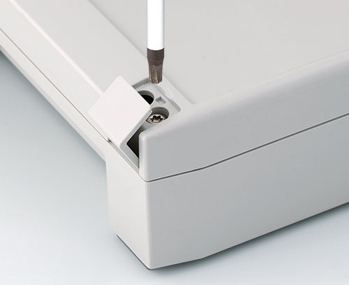 Enclosure assembly with Torx screws