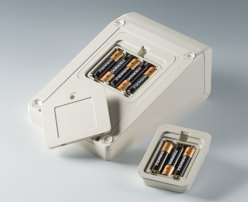 Battery compartment 3 x AA / 5 x AA cells